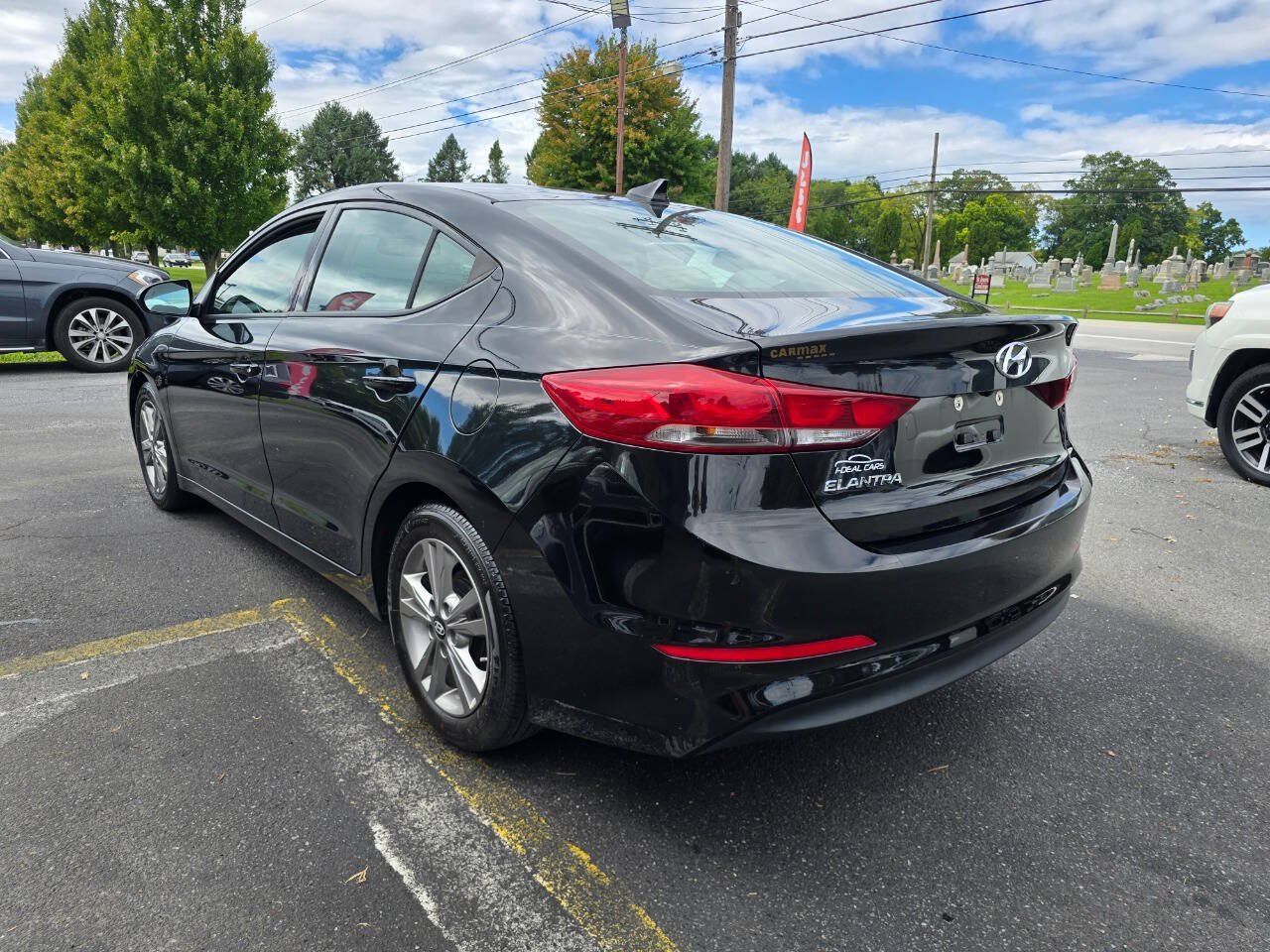 Used 2017 Hyundai Elantra Value Edition w/ Cargo Package FWD image 5