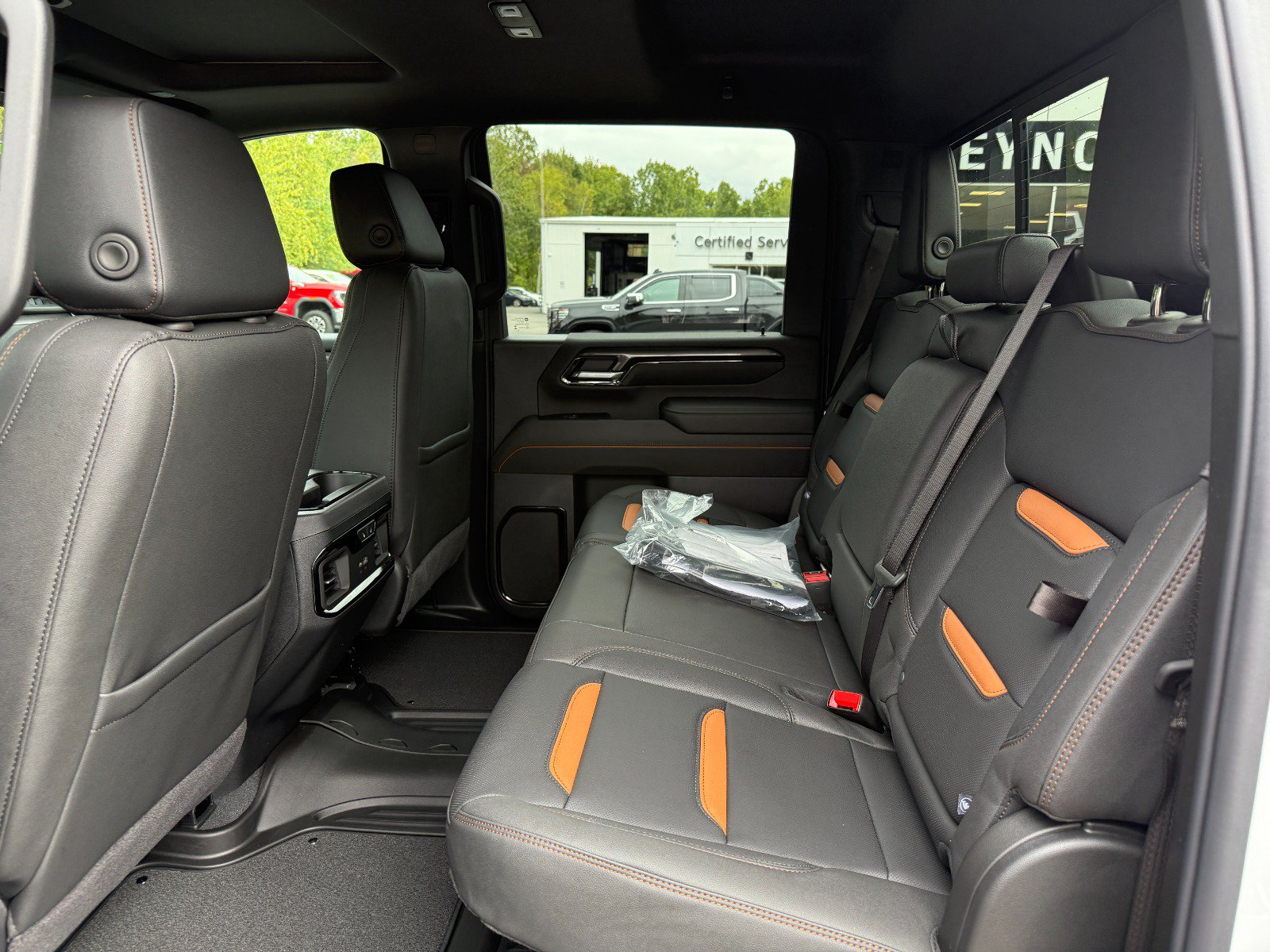 New 2026 GMC Sierra 3500 AT4 AWD/4WD image 17