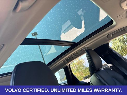 Certified 2024 Volvo XC60 B5 Plus w/ Protection Package Premier AWD/4WD image 17