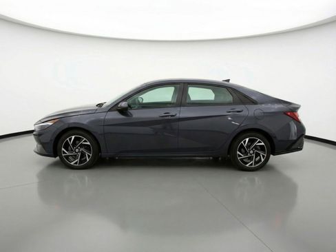 Used 2025 Hyundai Elantra SEL FWD image 5