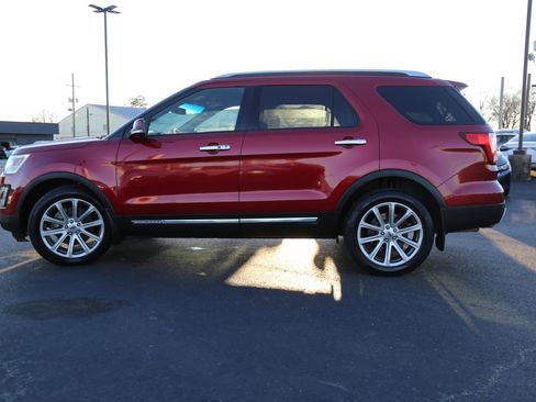 Used 2017 Ford Explorer Limited image 3