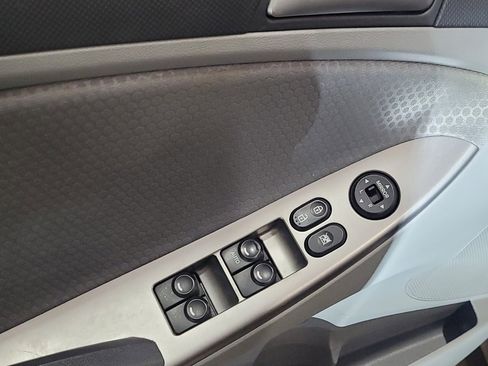 Used 2015 Hyundai Accent Sport image 27