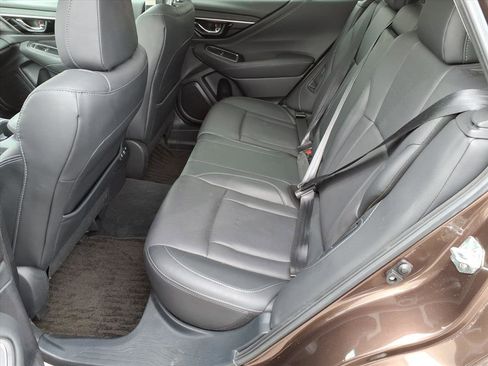 Used 2021 Subaru Outback Limited XT image 5