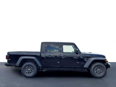 New 2025 Jeep Gladiator Sport image 6