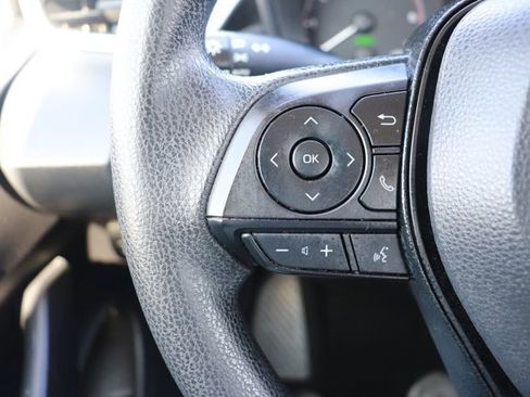 Used 2025 Toyota Corolla LE image 18