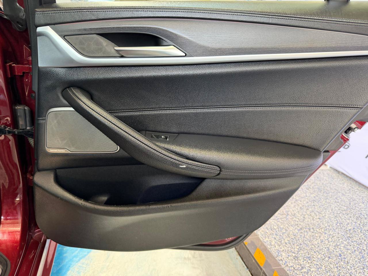 Used 2022 BMW M550i xDrive AWD/4WD image 24