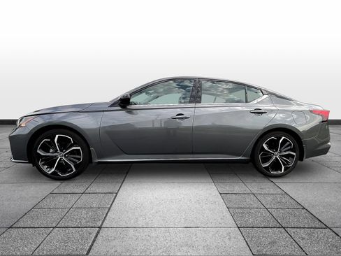 Used 2023 Nissan Altima 2.5 SR w/ SR Premium Package FWD image 8