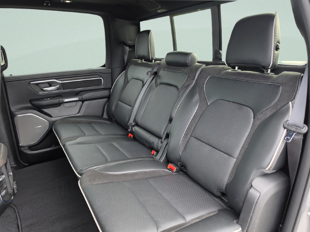 Used 2025 RAM 1500 Laramie AWD/4WD image 23