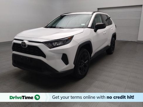 Used 2021 Toyota RAV4 LE FWD image 1