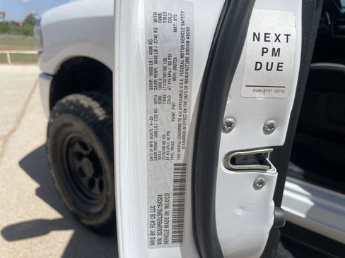 Used 2024 RAM 2500 Big Horn AWD/4WD image 36