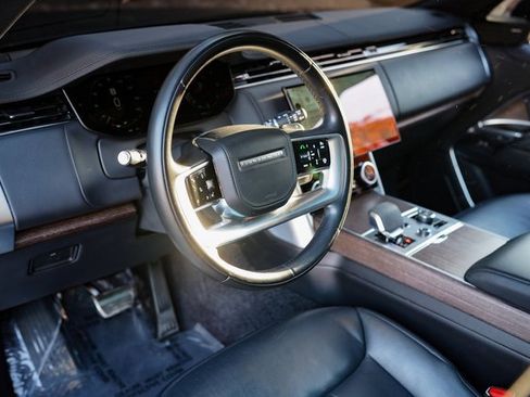 Used 2023 Land Rover Range Rover Long Wheelbase SE image 19
