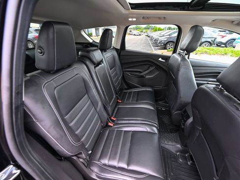 Used 2019 Ford Escape Titanium AWD/4WD image 28
