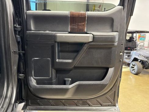 Used 2017 Ford F250 Platinum w/ Platinum Ultimate Package AWD/4WD image 39