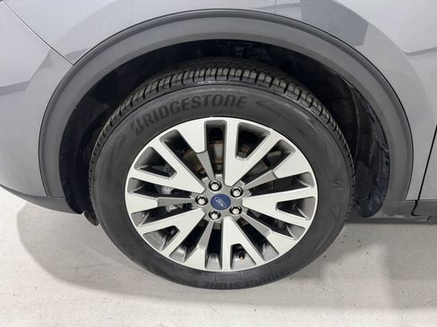 Used 2022 Ford Escape Titanium AWD/4WD image 8
