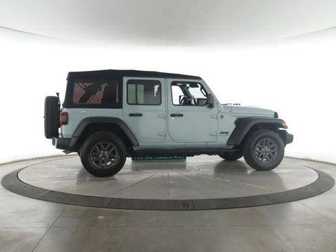 Used 2024 Jeep Wrangler Unlimited Sport AWD/4WD image 6