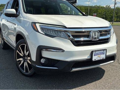 Used 2019 Honda Pilot Touring image 2