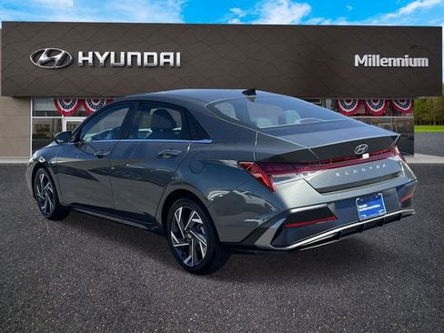 Certified 2025 Hyundai Elantra SEL FWD image 5