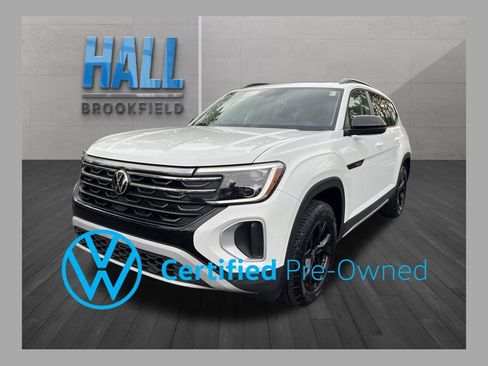 Certified 2024 Volkswagen Atlas Peak Edition SE AWD/4WD image 1