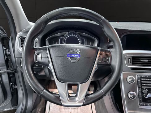 Used 2016 Volvo S60 T5 Premier w/ Climate Package image 8