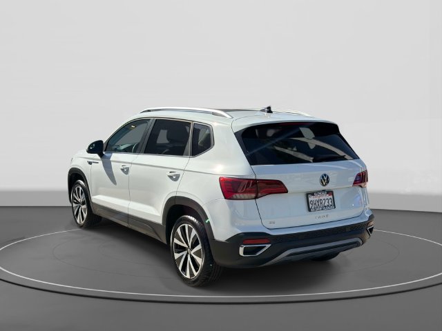 Certified 2023 Volkswagen Taos SE w/ Panoramic Sunroof Package FWD image 3
