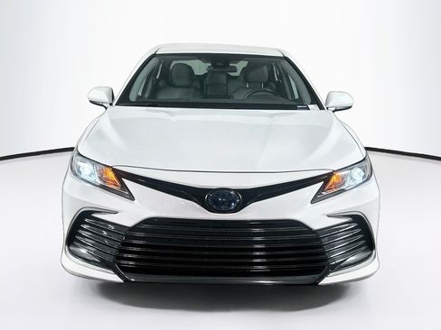 Used 2022 Toyota Camry LE FWD image 2