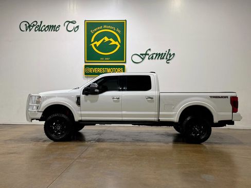 Used 2022 Ford F250 Platinum w/ Tremor Off-Road Package AWD/4WD image 5