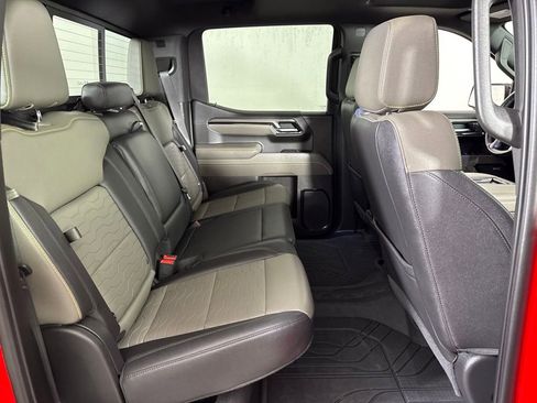 Used 2022 Chevrolet Silverado 1500 ZR2 w/ Technology Package AWD/4WD image 29