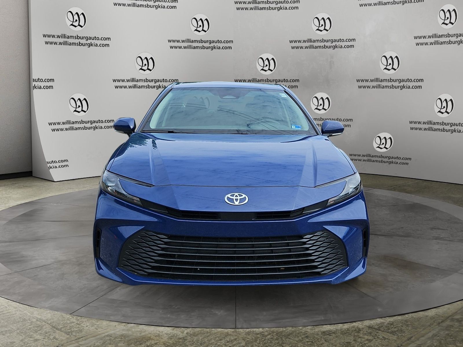 Used 2025 Toyota Camry LE FWD image 8