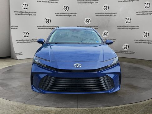 Used 2025 Toyota Camry LE FWD image 8