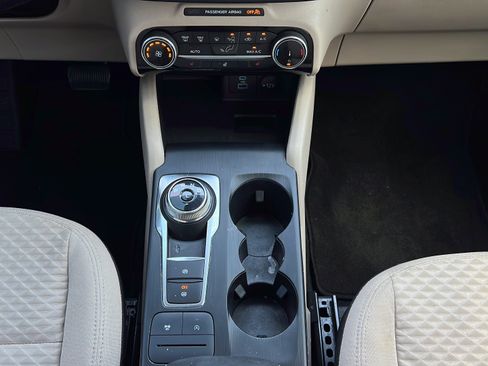 Used 2022 Ford Escape SE w/ Cold Weather Package FWD image 15