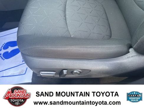 Used 2022 Toyota RAV4 XLE image 16