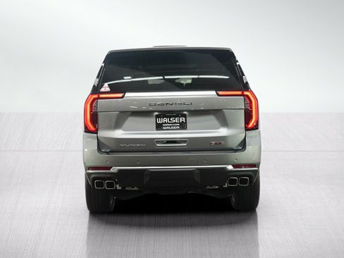 Used 2025 GMC Yukon Denali w/ Sun & Power Step Package AWD/4WD image 4