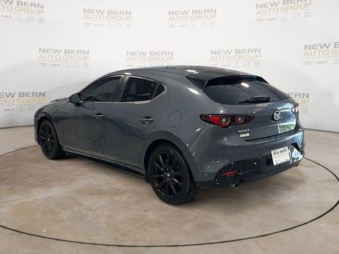 Used 2022 MAZDA MAZDA3 s image 3
