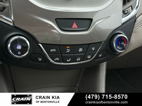 Used 2017 Chevrolet Cruze Premier w/ Enhanced Convenience Package FWD image 16