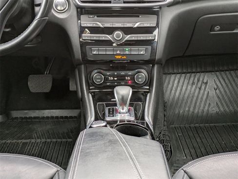 Used 2018 INFINITI QX30 Premium w/ Cargo Package image 21