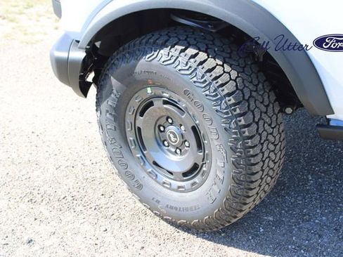 New 2025 Ford Bronco Badlands image 5