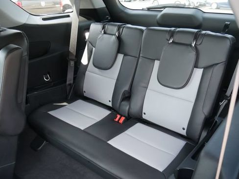 Used 2023 Ford Explorer XLT w/ Equipment Group 202A AWD/4WD image 27