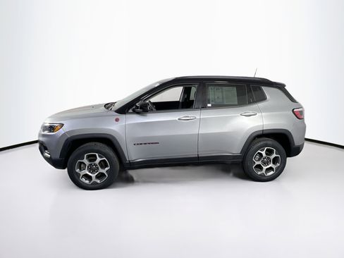 Used 2022 Jeep Compass Trailhawk image 8