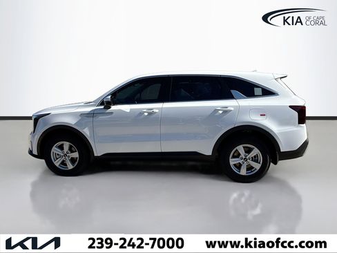 New 2026 Kia Sorento LX FWD image 3