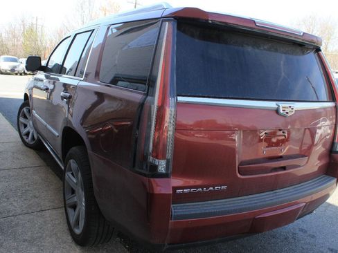 Used 2016 Cadillac Escalade Premium AWD/4WD image 7