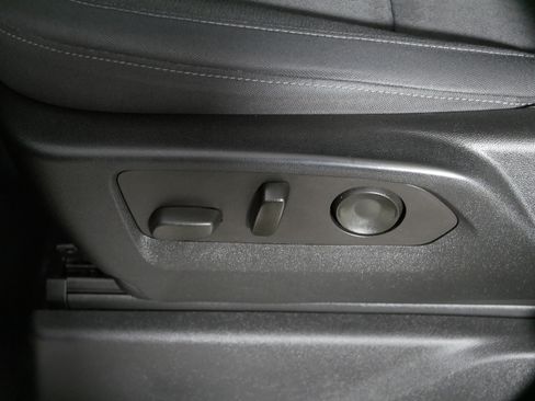 Used 2022 Chevrolet Silverado 1500 LT AWD/4WD image 20