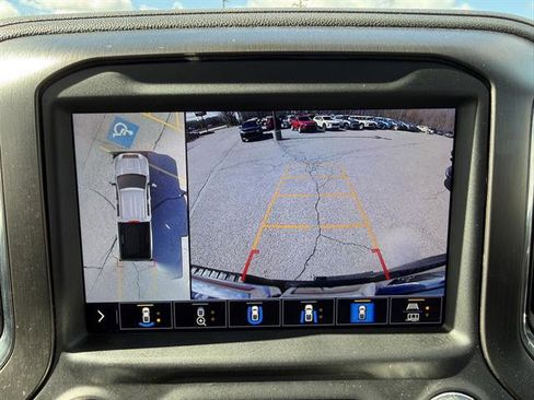 Certified 2022 GMC Sierra 2500 AT4 w/ AT4 Preferred Package image 22