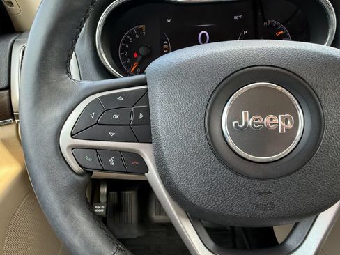 Used 2018 Jeep Grand Cherokee Limited RWD image 15