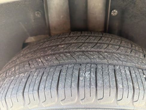 Used 2018 Ford Escape SE FWD image 31