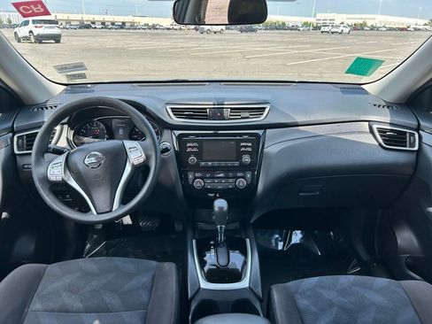 Used 2015 Nissan Rogue SV AWD/4WD image 16
