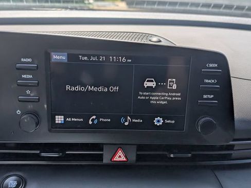Used 2025 Hyundai Elantra Sport FWD image 17