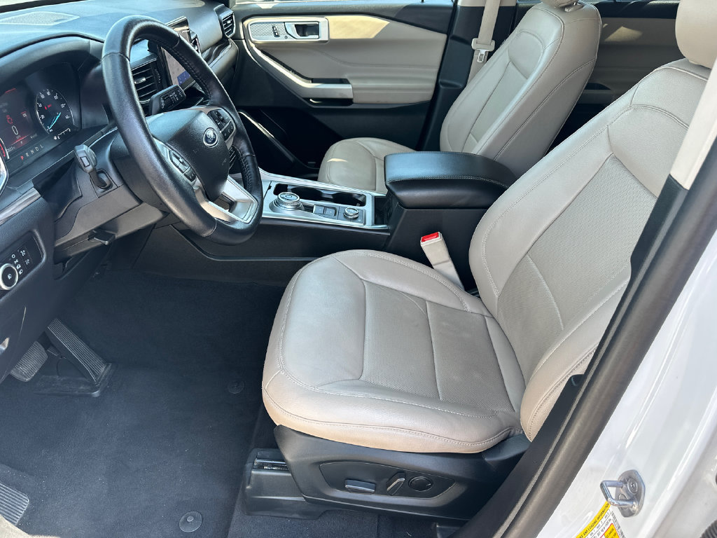 Certified 2023 Ford Explorer Limited AWD/4WD image 9