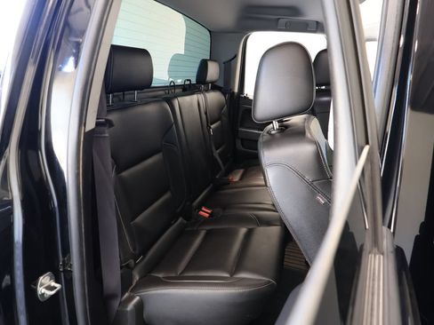 Used 2017 Chevrolet Silverado 1500 LT w/ Redline Edition AWD/4WD image 22