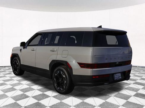 Used 2025 Hyundai Santa Fe SE image 6