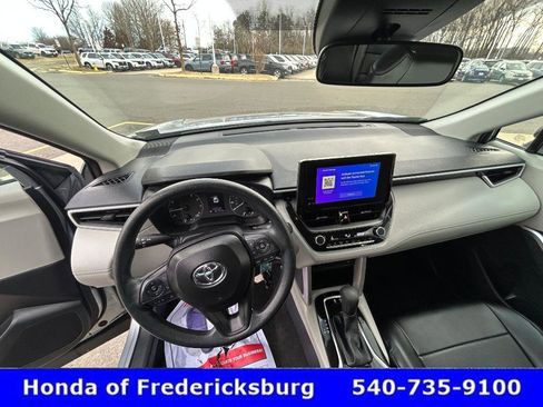 Used 2025 Toyota Corolla Cross L image 30